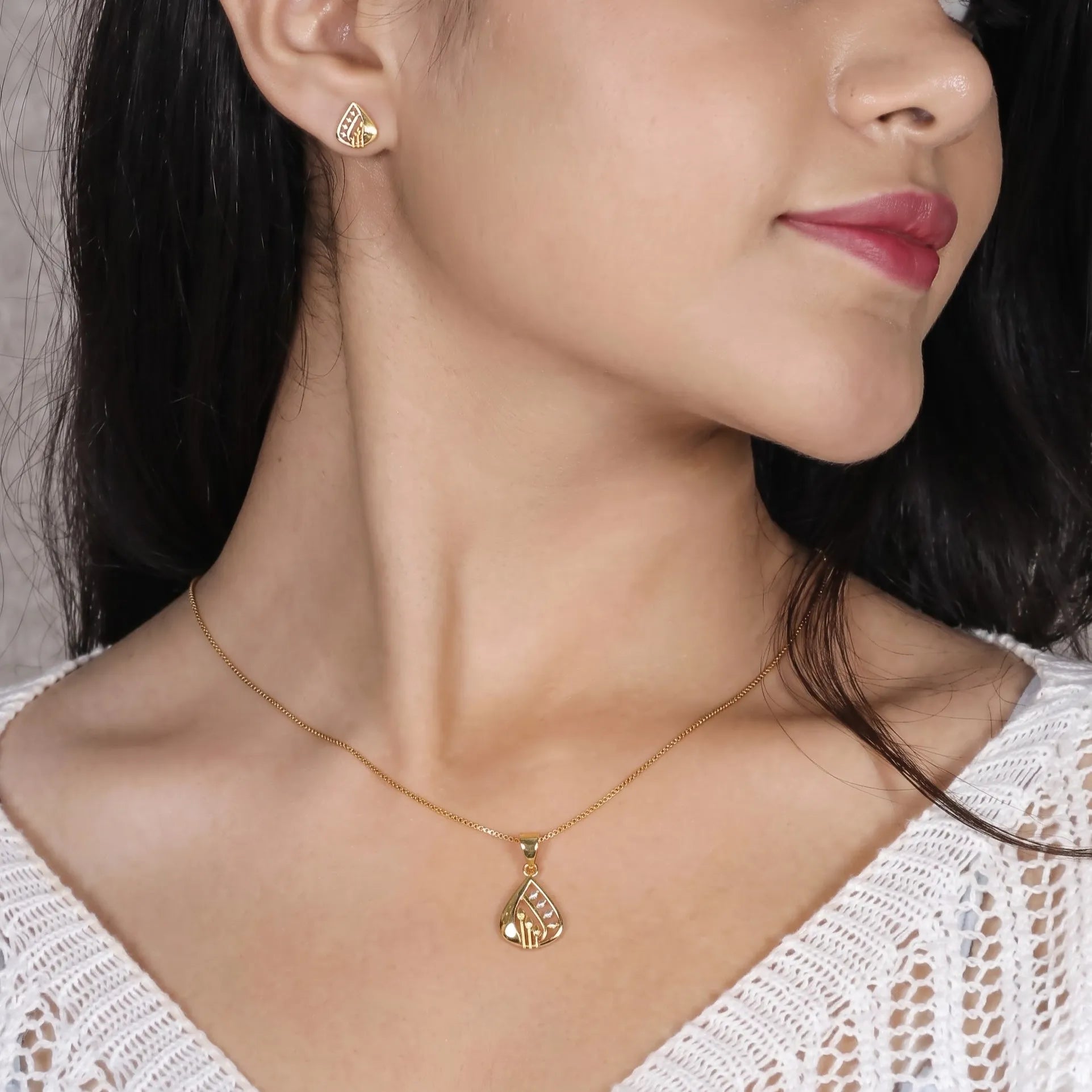 Marvel Silver 9K Gold Two-Tone Teardrop Leaf Necklace Set with Matching Earrings for Women – Chain Not Included