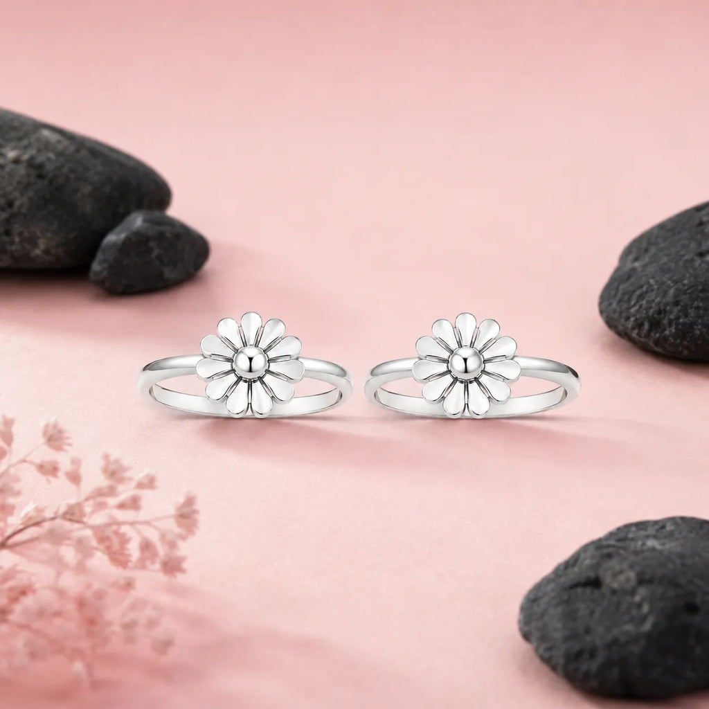 Marvel Silver flower design silver toe ring pair for women