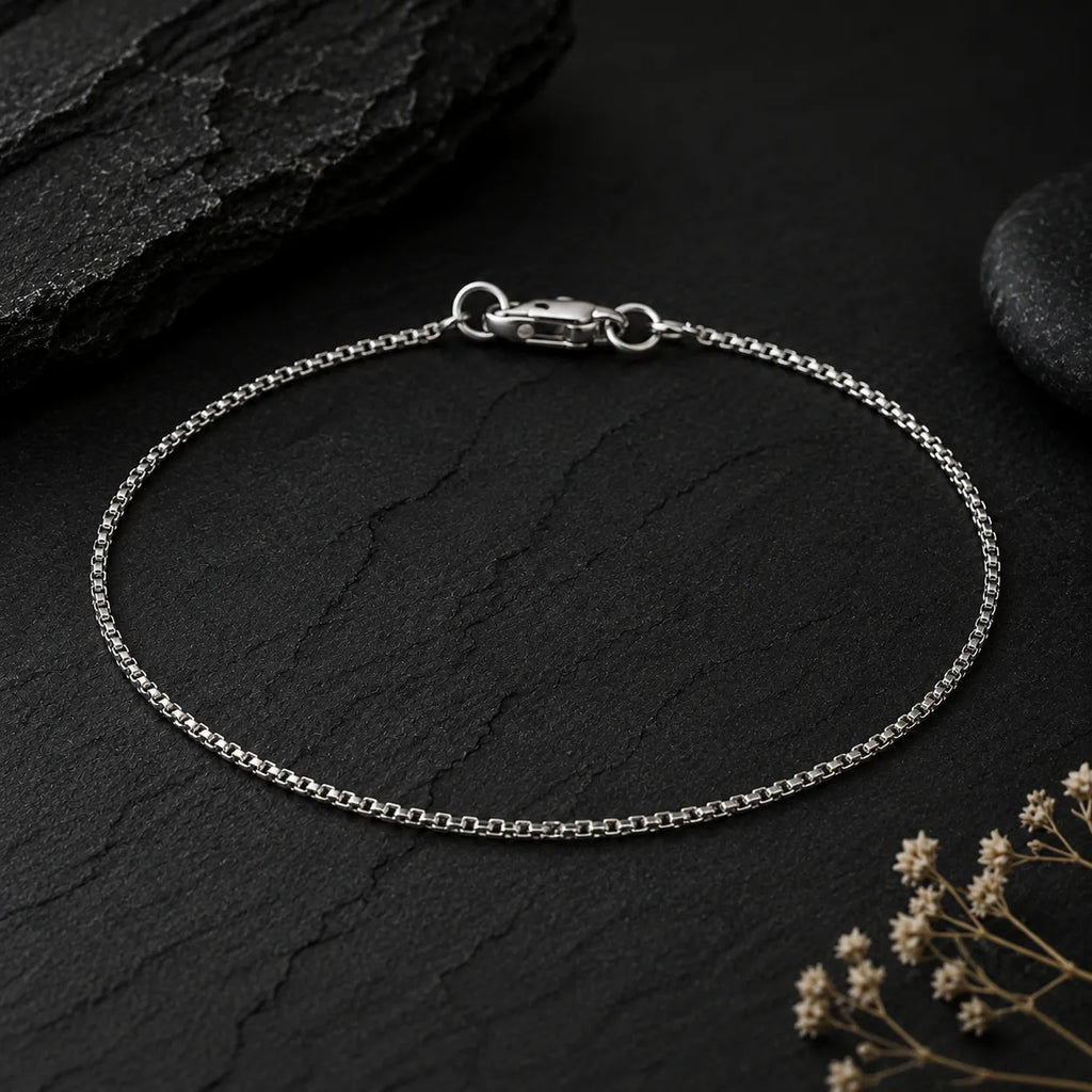 Marvel Silver minimal box chain bracelet for men with secure clasp