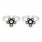 Marvel Silver oxidised flower adjustable toe ring for women with black detailing