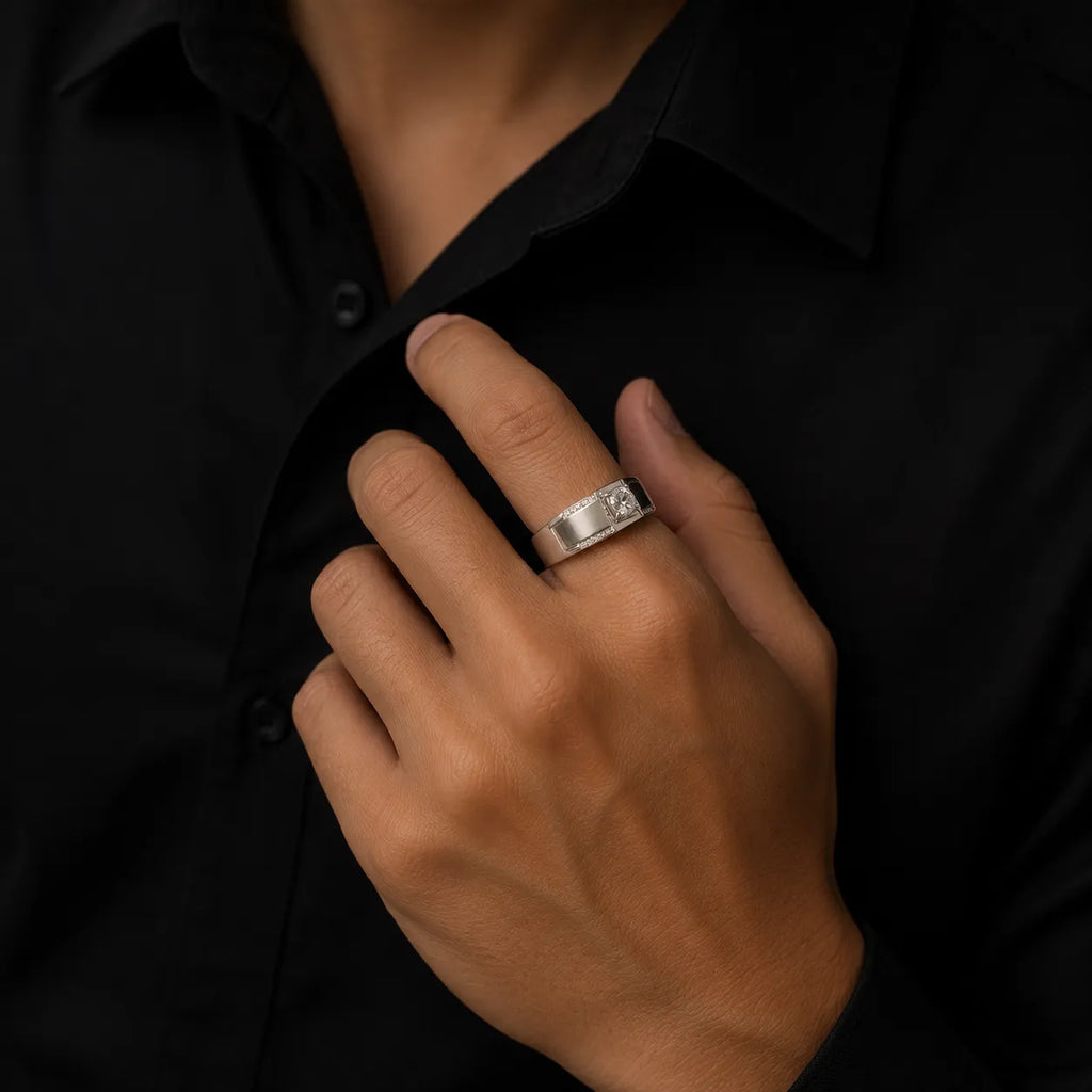 Marvel Silver square solitaire stone silver ring for men with 2.3 cm size