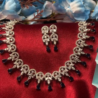 Midnight Elegance Crystal Necklace Set