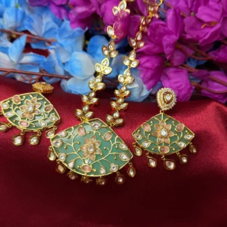 Emerald Floral Kundan Necklace Set