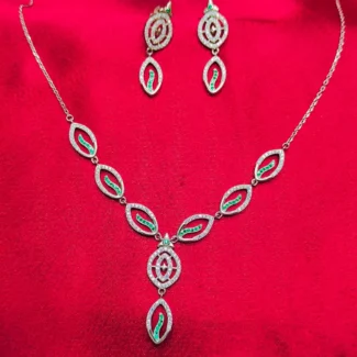 Emerald Leaf Drop Silver Necklace Set