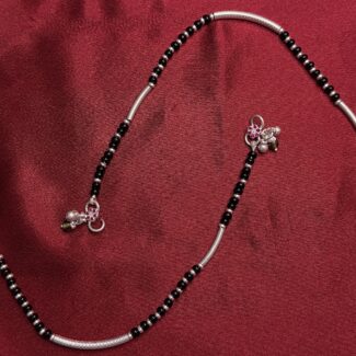 Classic Grace Black Bead Silver Anklet