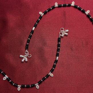 Royal Drop Black Bead Silver Anklet